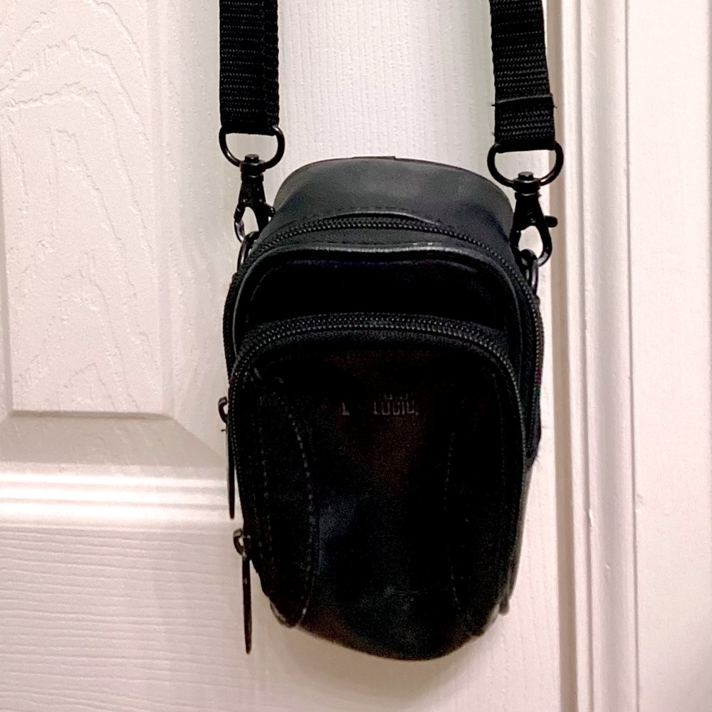 Black Leather Classic Logic Small Camera Case